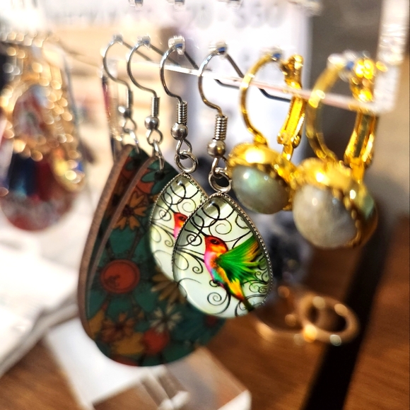 Hello everyone let's share ❤️ 💙 💜 - Picture 3 of 3